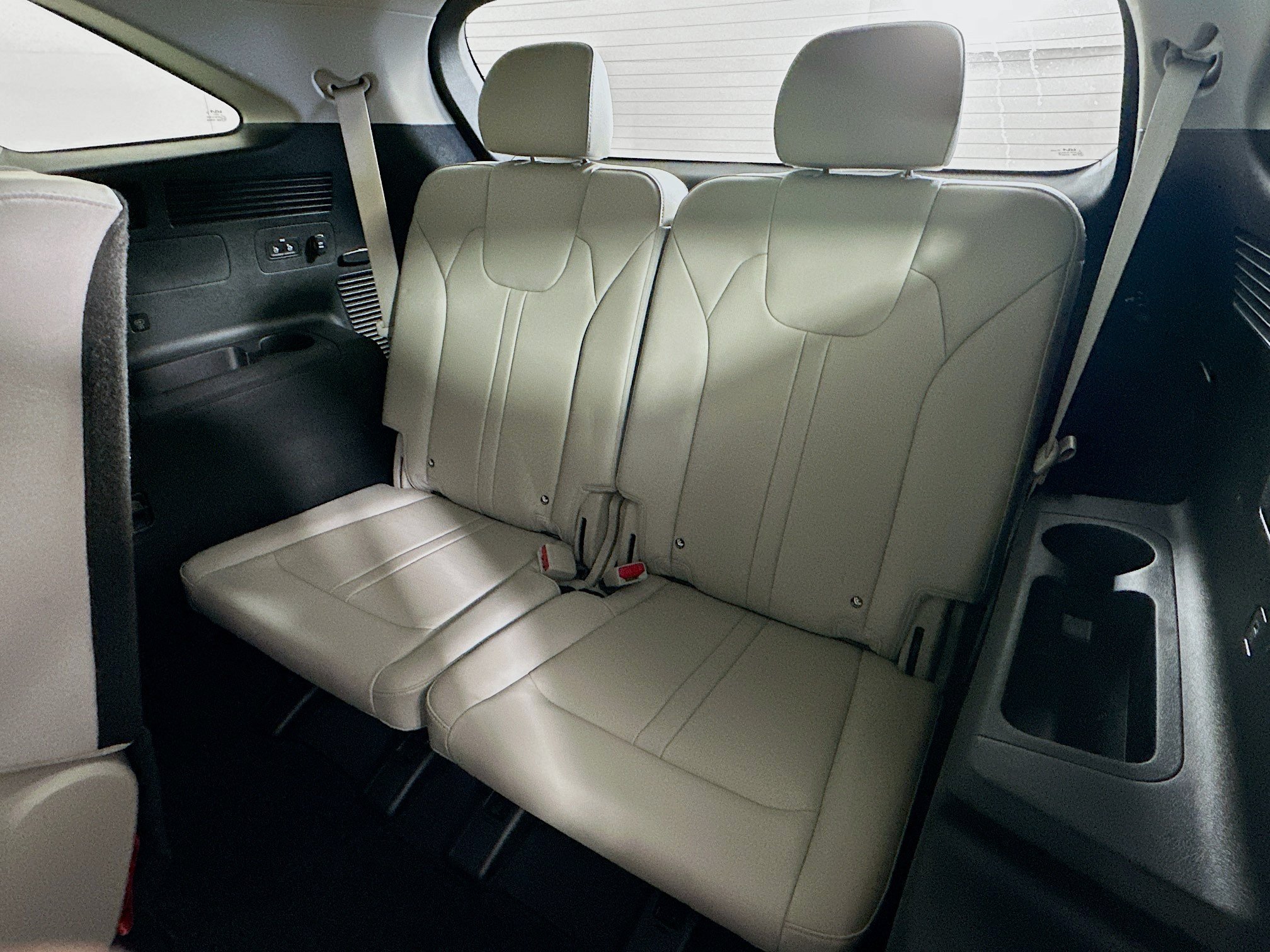 Used 2024 Kia Sorento S FWD image 29