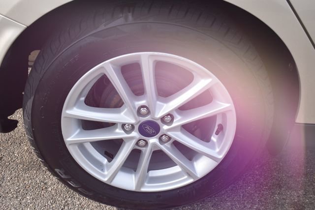 Used 2017 Ford Focus SE FWD image 39