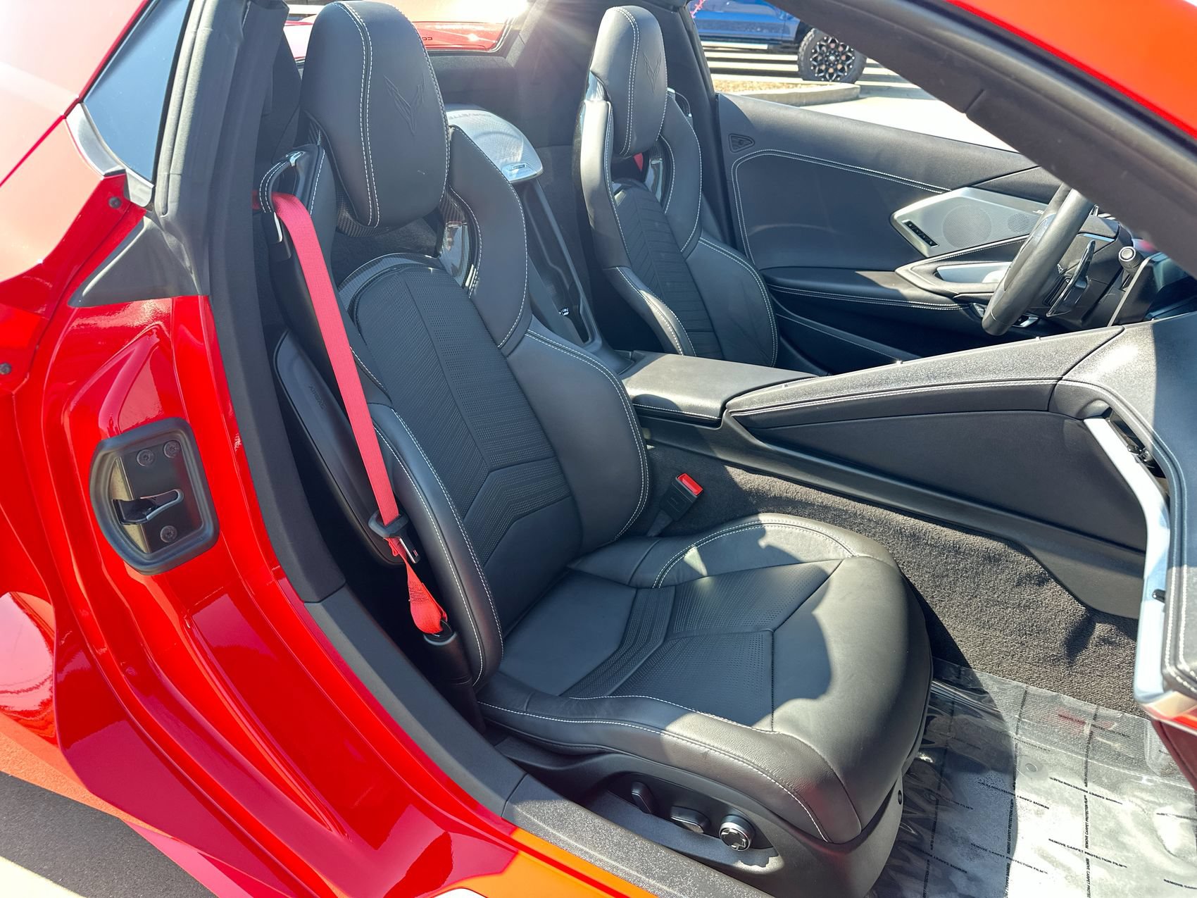 Used 2024 Chevrolet Corvette Stingray Preferred Conv w/ 2LT RWD image 24