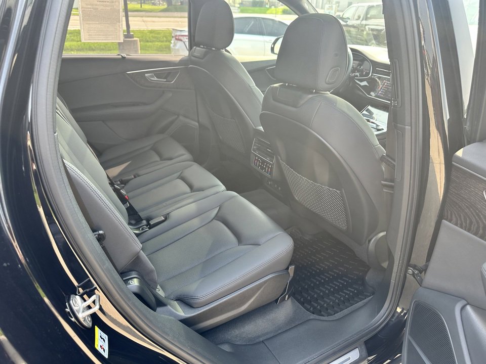 Used 2021 Audi Q7 3.0T Prestige w/ Prestige Package image 18
