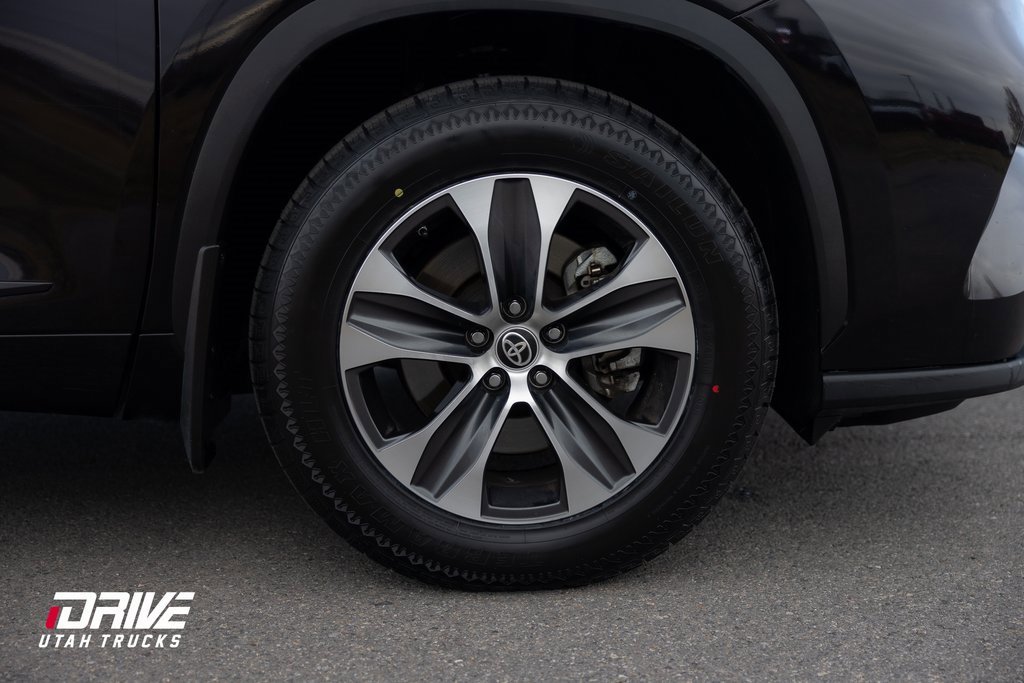 Used 2021 Toyota Highlander XLE image 8