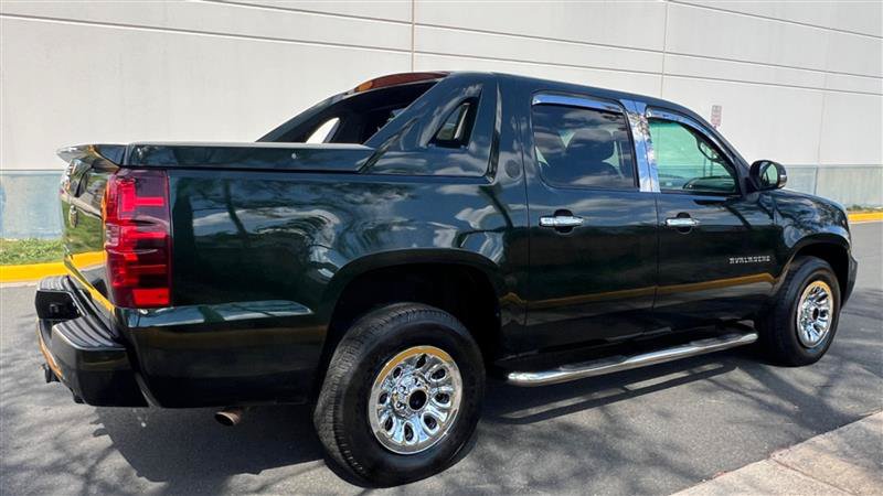 Used 2013 Chevrolet Avalanche LT RWD image 20