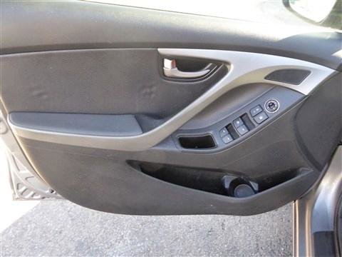 Used 2012 Hyundai Elantra Limited image 9