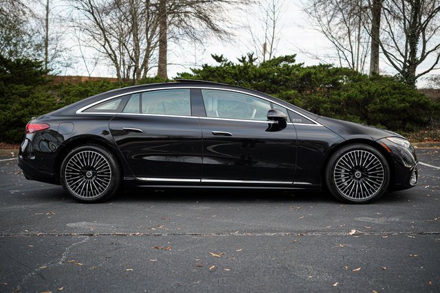 Used 2022 Mercedes-Benz EQS 580 4MATIC Sedan image 12