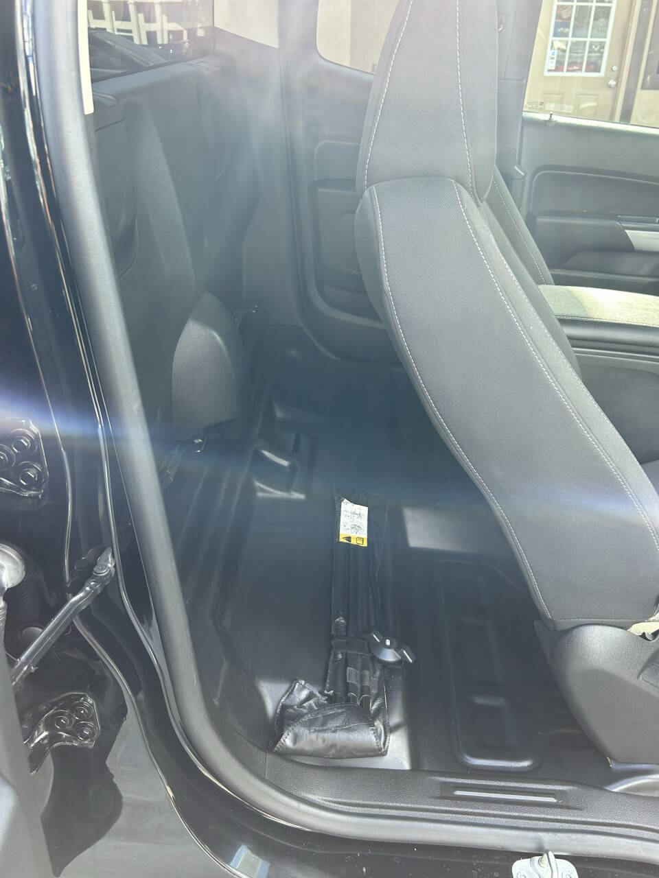 Used 2022 Chevrolet Colorado LT w/ Fleet Safety Package image 17