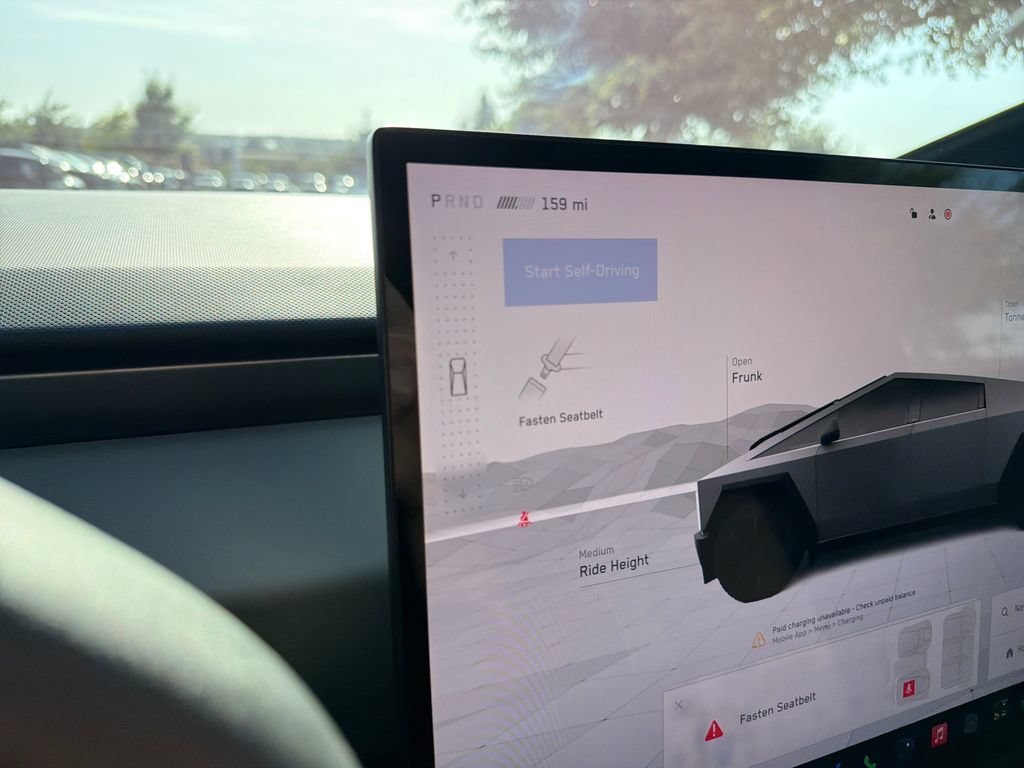 Used 2024 Tesla Cybertruck AWD Crew Cab image 29