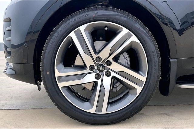 New 2026 Land Rover Discovery Dynamic SE image 15