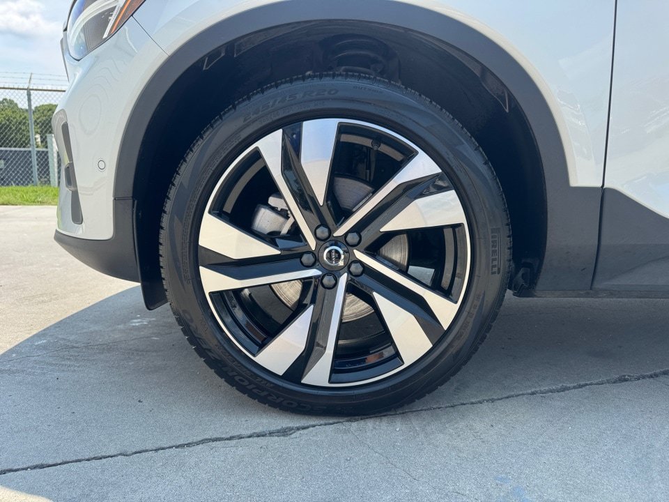 Certified 2023 Volvo XC40 B5 Ultimate w/ Climate Package AWD/4WD image 27