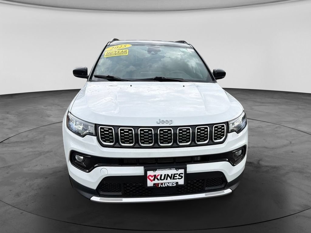 Used 2025 Jeep Compass Limited AWD/4WD image 4