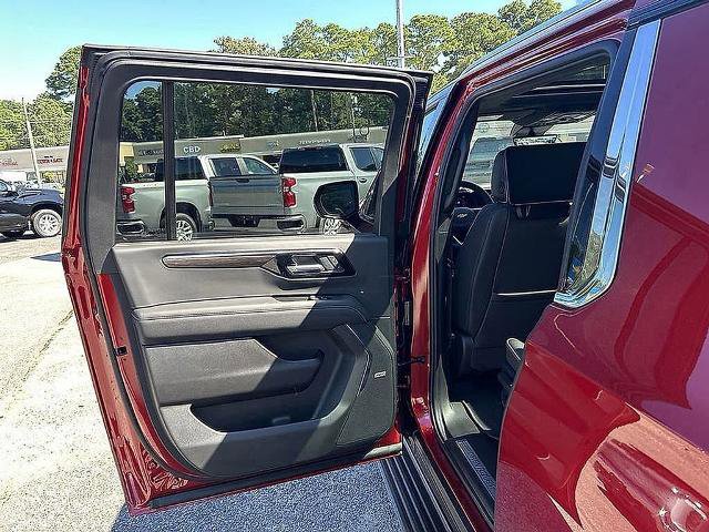 New 2025 Chevrolet Suburban Premier image 32