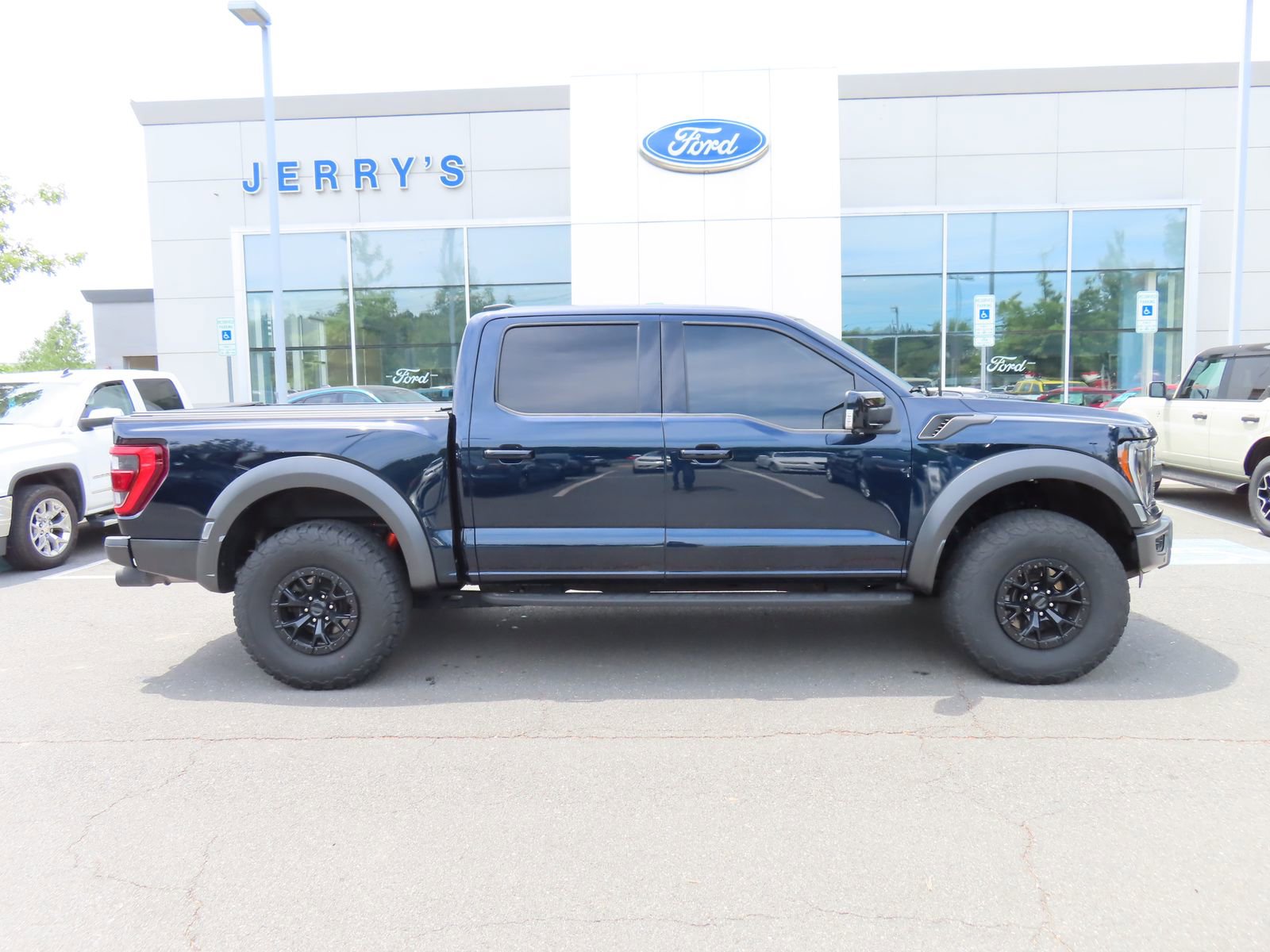 Used 2023 Ford F150 Raptor w/ Raptor 37 Performance Package AWD/4WD image 4