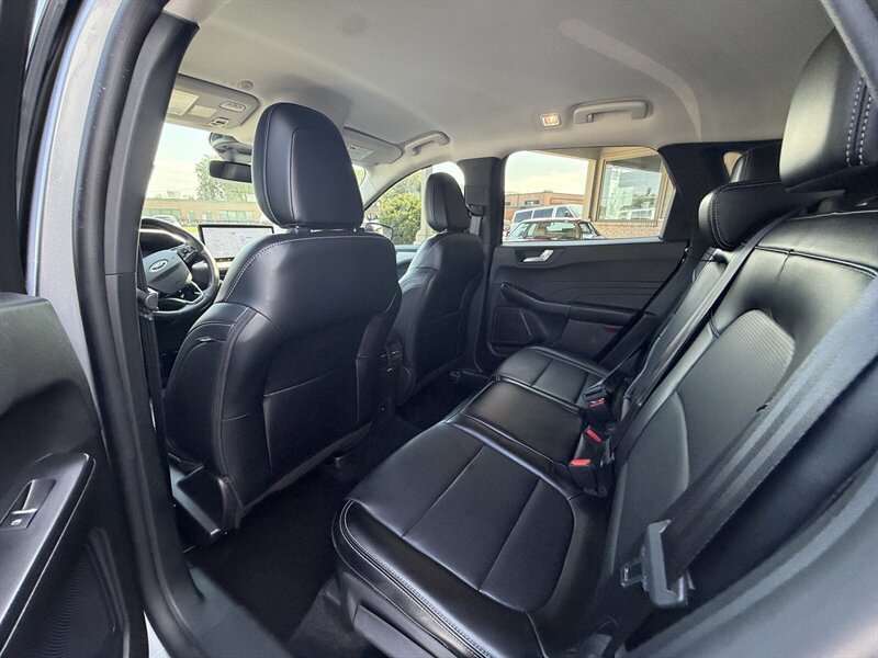 Used 2024 Ford Escape Platinum AWD/4WD image 14