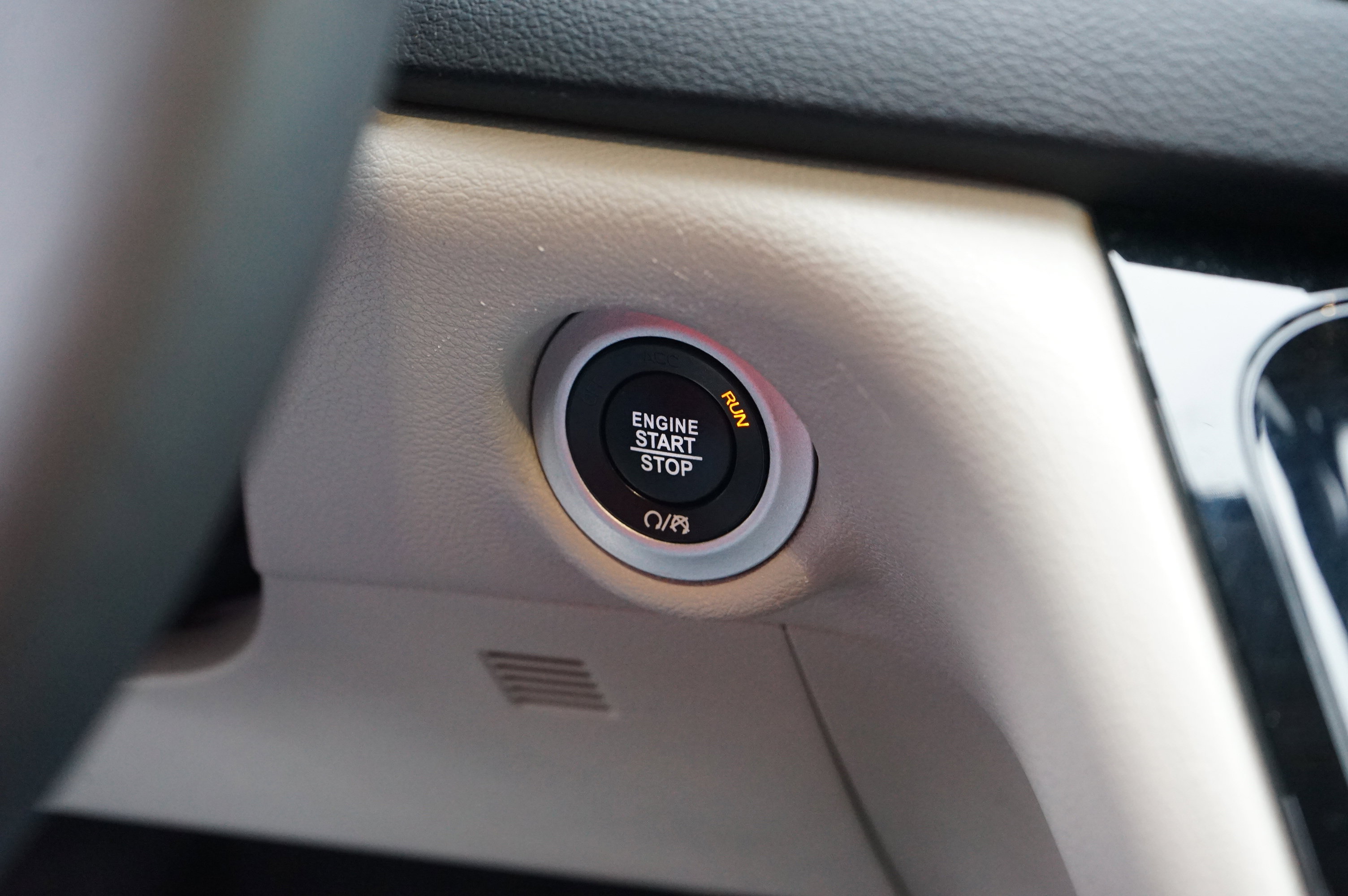 Used 2024 Chrysler Voyager LX image 18