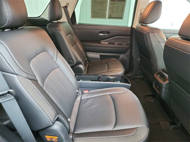 Used 2025 Nissan Pathfinder SL w/ SL Premium Package image 42