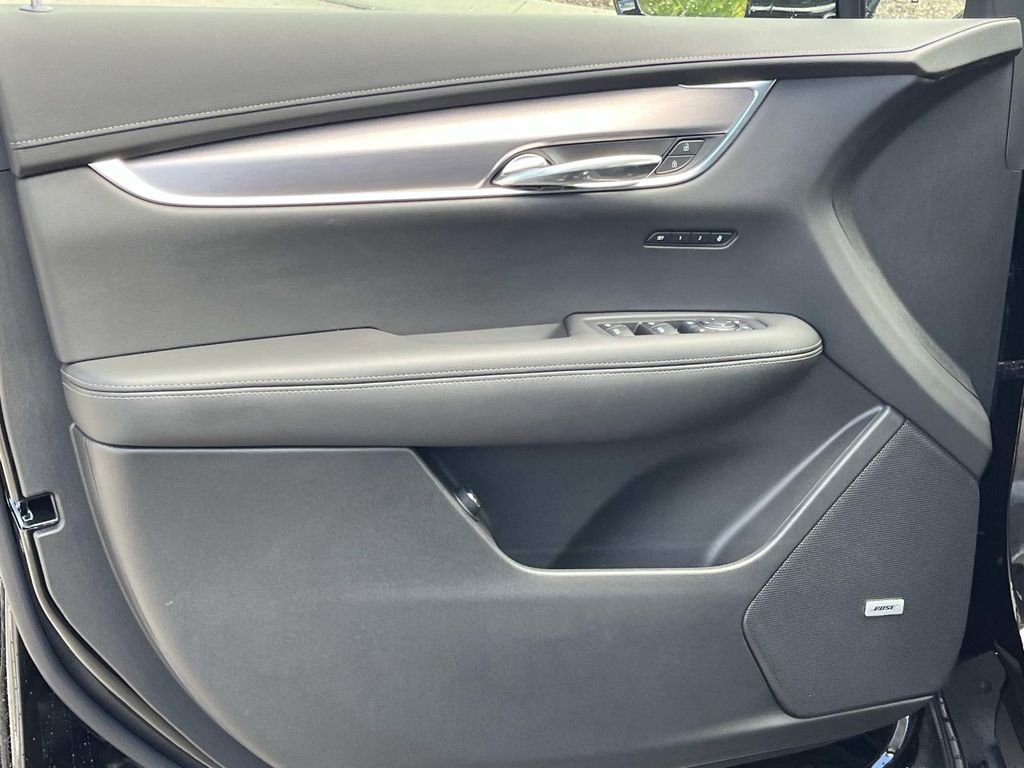 New 2025 Cadillac XT6 Luxury image 24