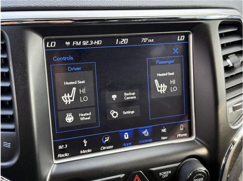 Used 2018 Jeep Grand Cherokee Altitude image 46