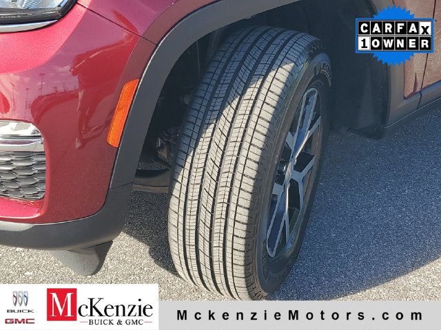 Used 2025 Jeep Grand Cherokee Limited RWD image 33