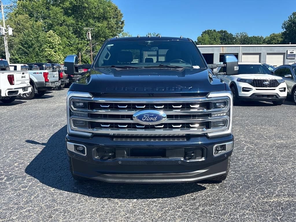 Used 2023 Ford F250 Platinum AWD/4WD image 2