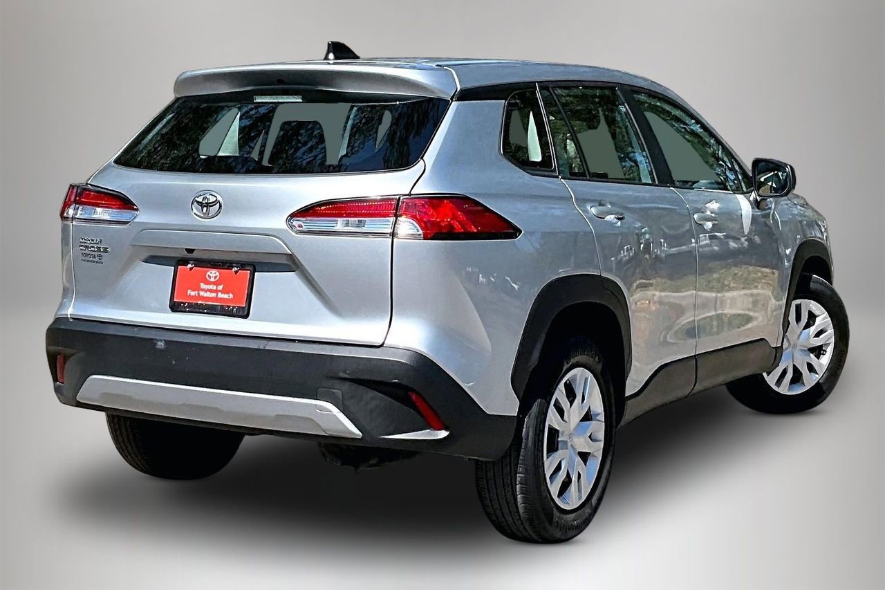 Used 2023 Toyota Corolla Cross L image 5