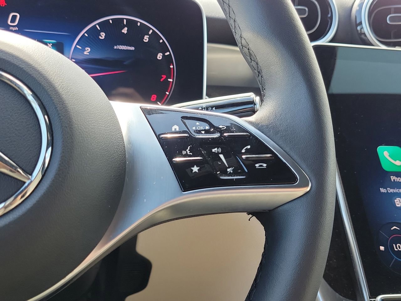 Used 2025 Mercedes-Benz GLC 300 image 30