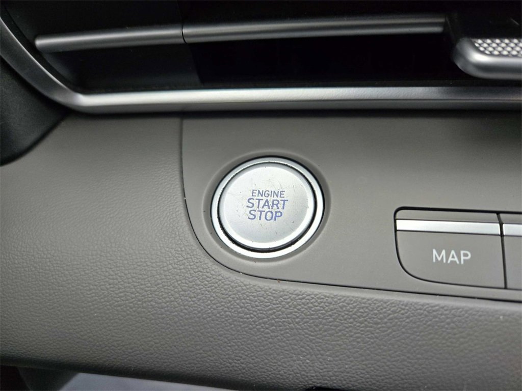 Used 2023 Hyundai Elantra SEL w/ Convenience Package image 32