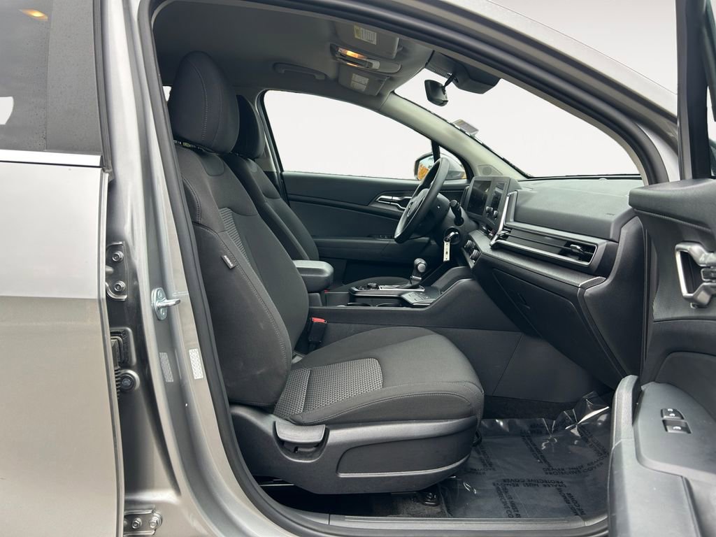 Used 2023 Kia Sportage LX image 10