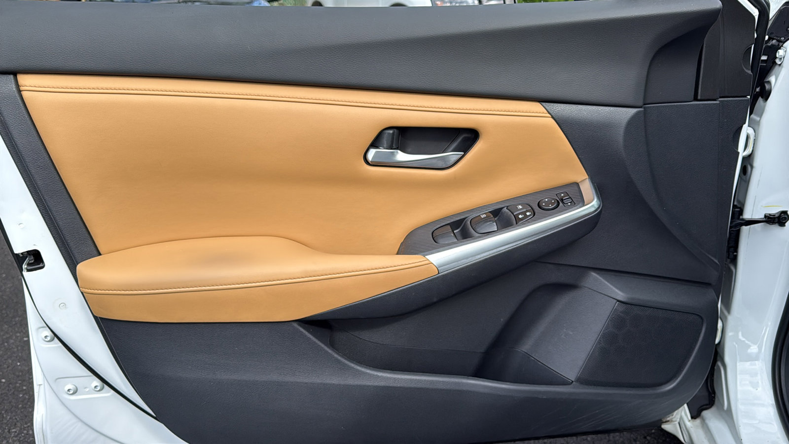 Used 2020 Nissan Sentra SV w/ SV Premium Package FWD image 6