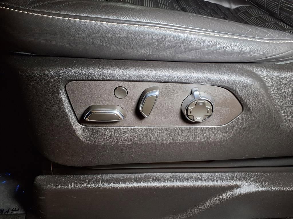 Certified 2023 Cadillac Escalade Premium Luxury Platinum image 16