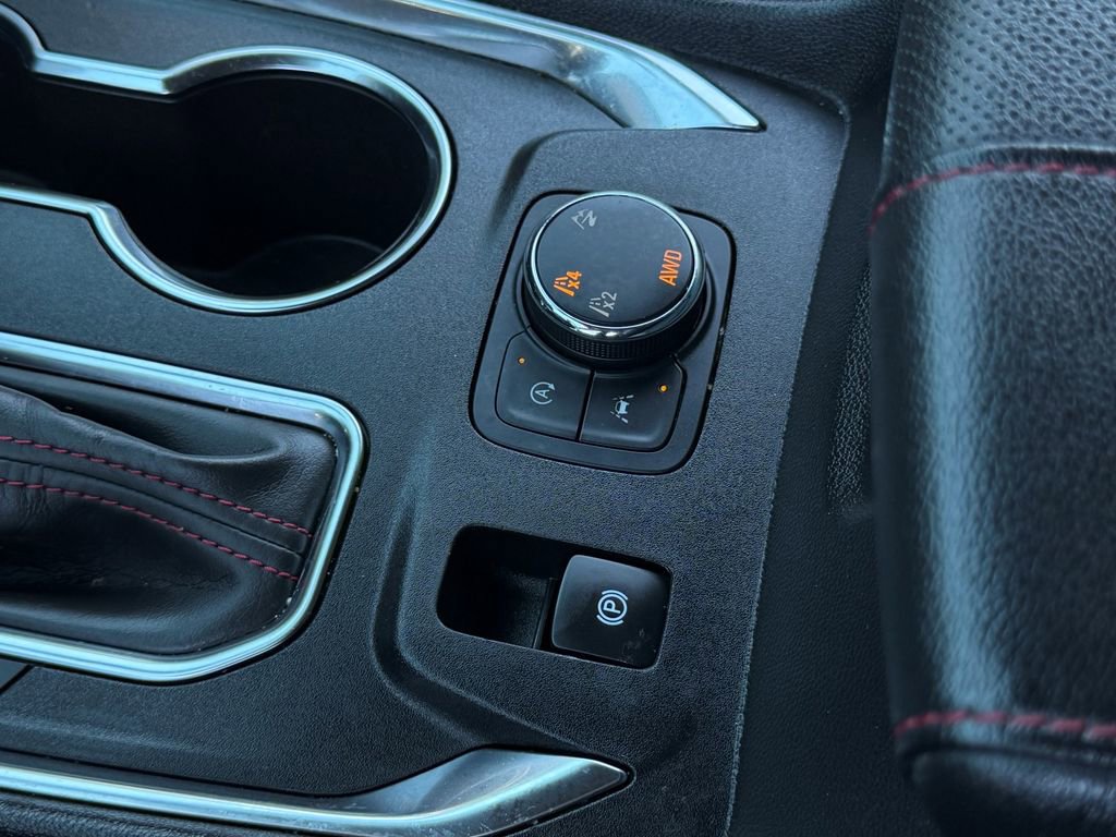 Used 2023 Chevrolet Traverse RS image 29