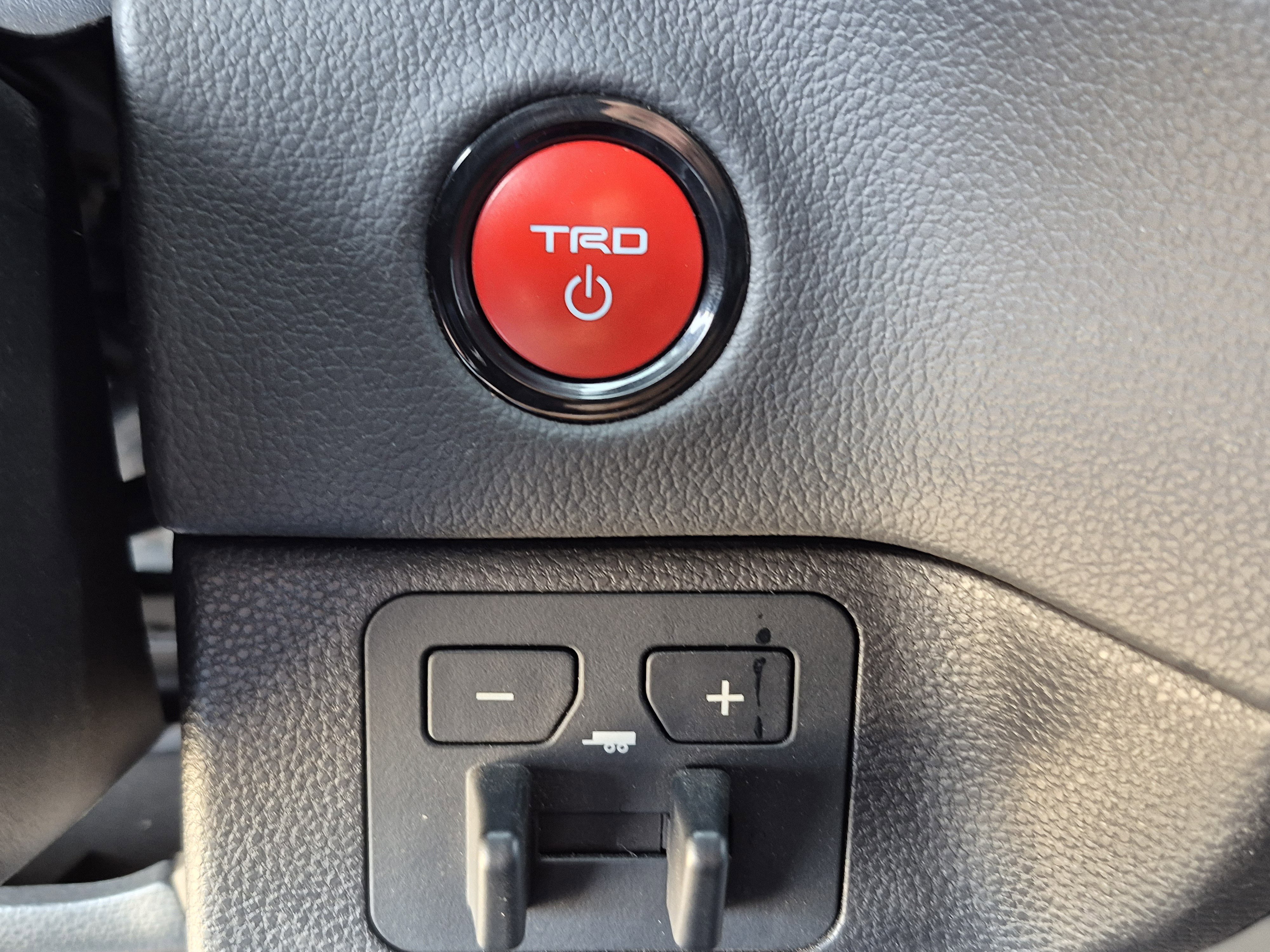 Used 2025 Toyota Sequoia TRD Pro AWD/4WD image 33