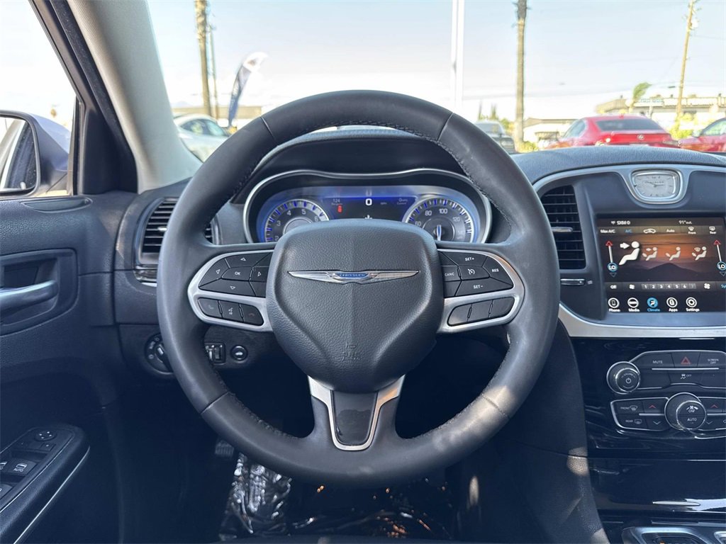 Used 2023 Chrysler 300 Touring image 9