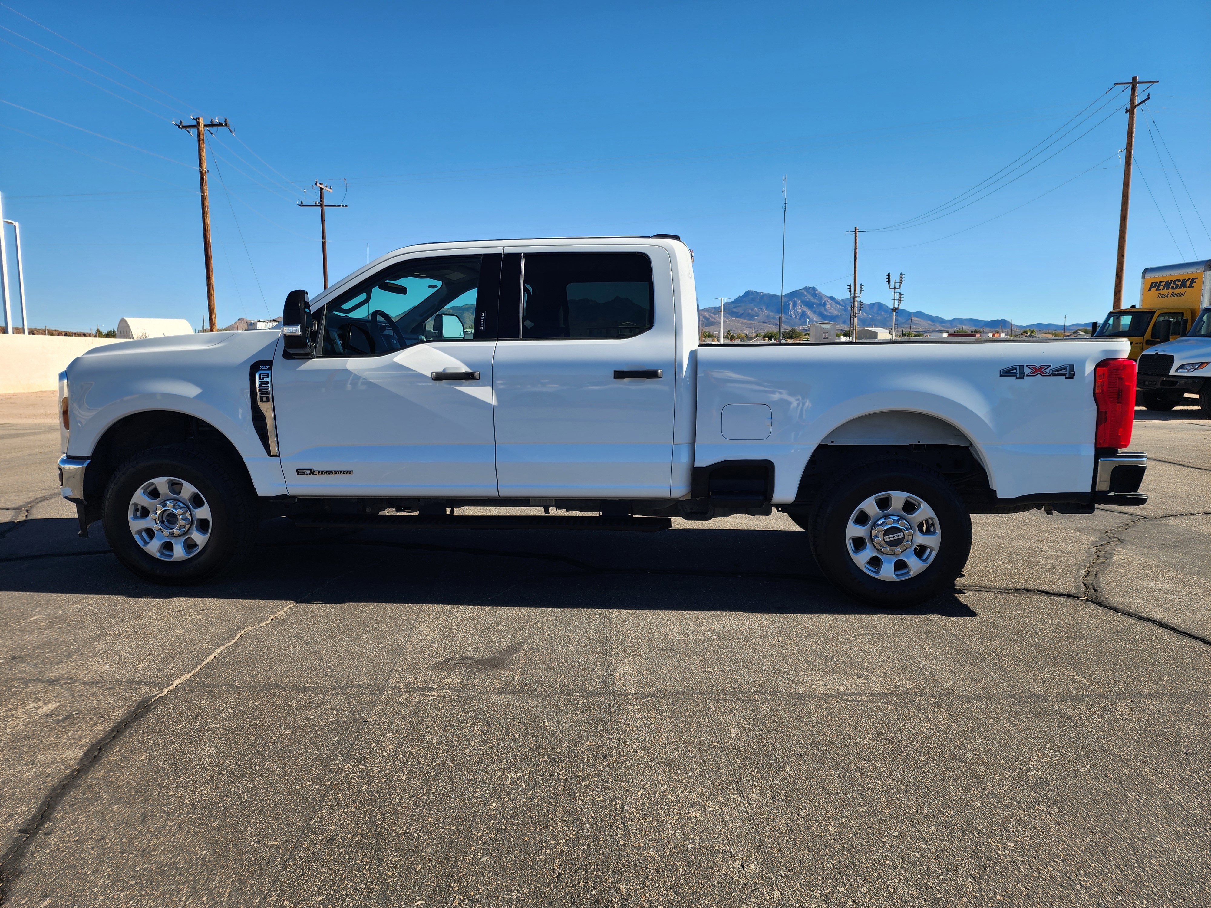 Used 2024 Ford F250 XLT image 8