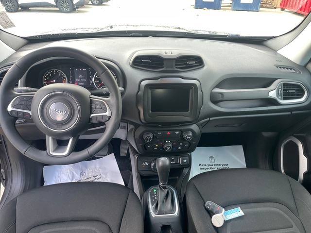 Used 2020 Jeep Renegade Latitude AWD/4WD image 22