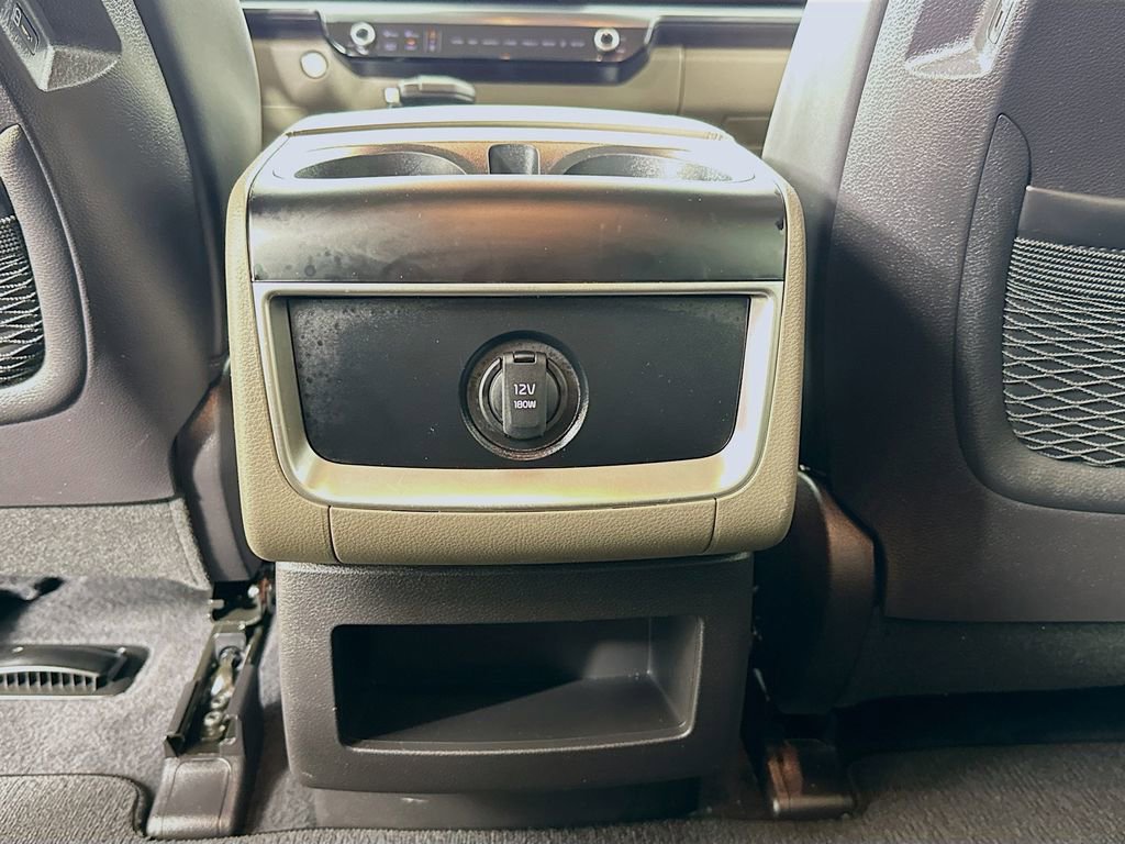 Used 2025 Kia Carnival image 27