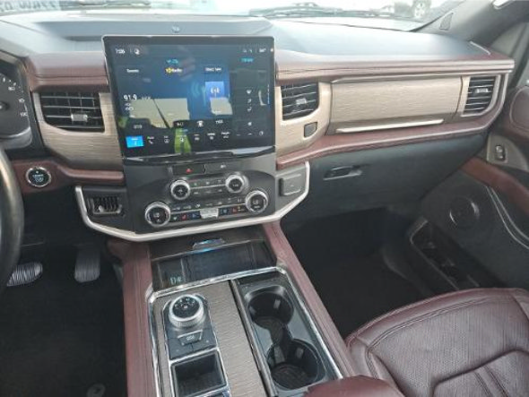 Used 2023 Ford Expedition Limited RWD image 5