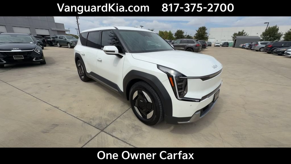 Certified 2024 Kia EV9 Light Long Range RWD image 2