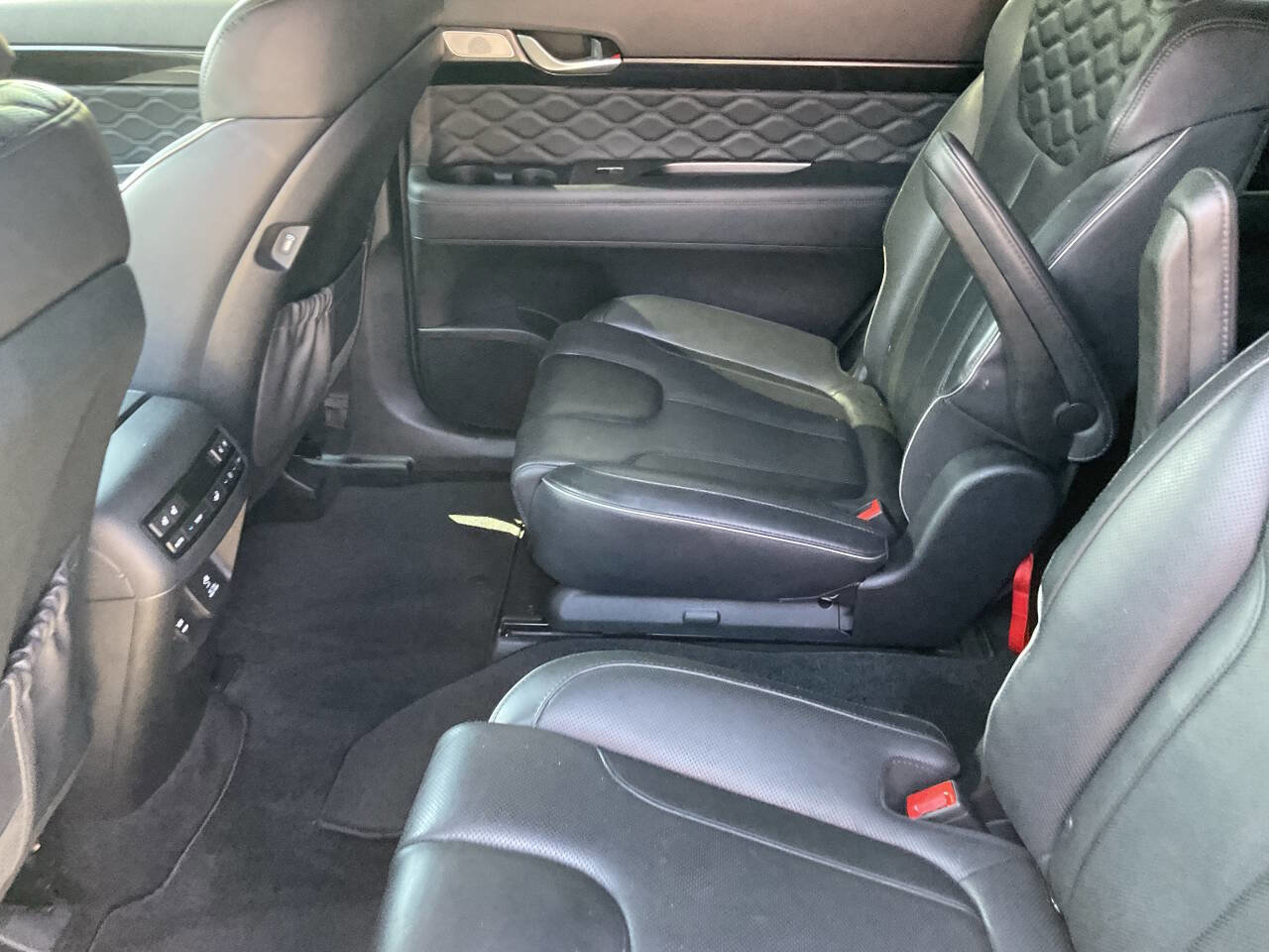 Used 2020 Hyundai Palisade Limited FWD image 15