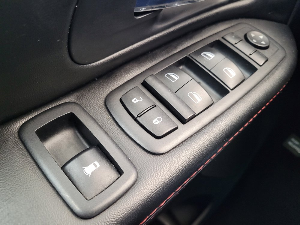 Used 2016 Dodge Grand Caravan R/T w/ Driver Convenience Group FWD image 27