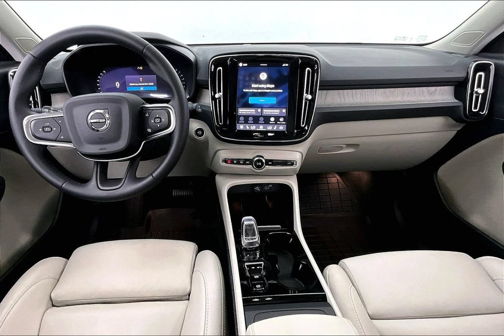 Used 2024 Volvo XC40 B5 Plus AWD/4WD image 19