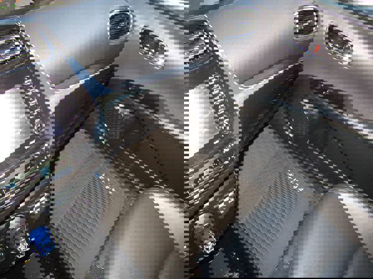 Used 2021 Toyota Prius XLE image 24