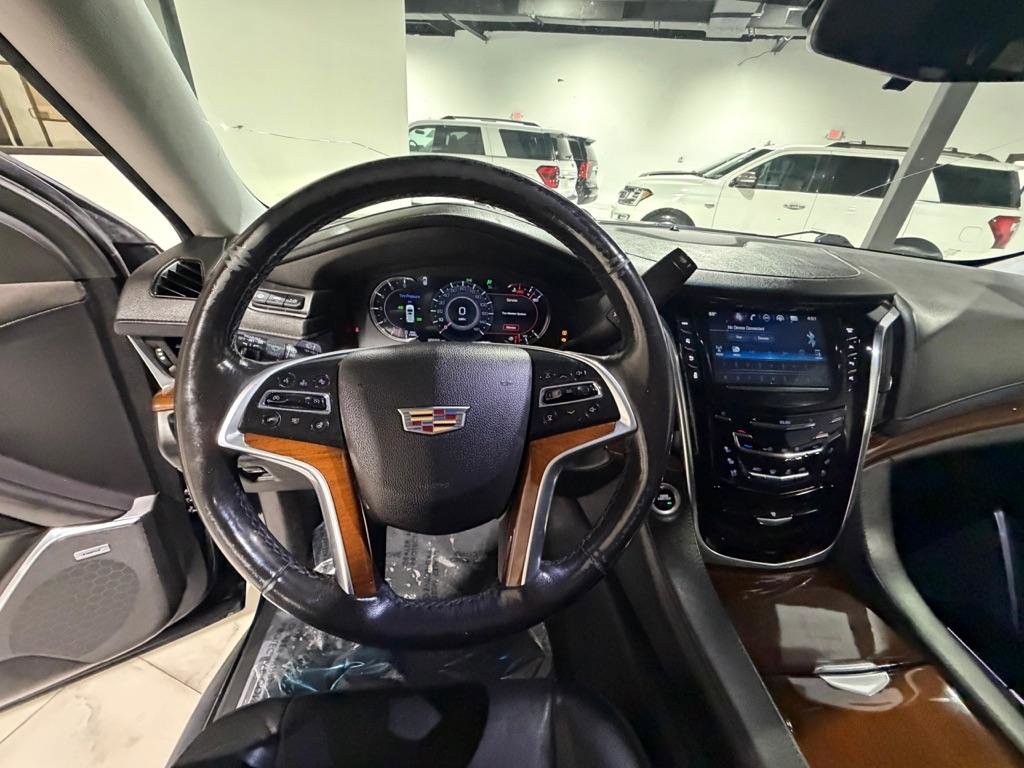 Used 2018 Cadillac Escalade ESV Premium Luxury image 44