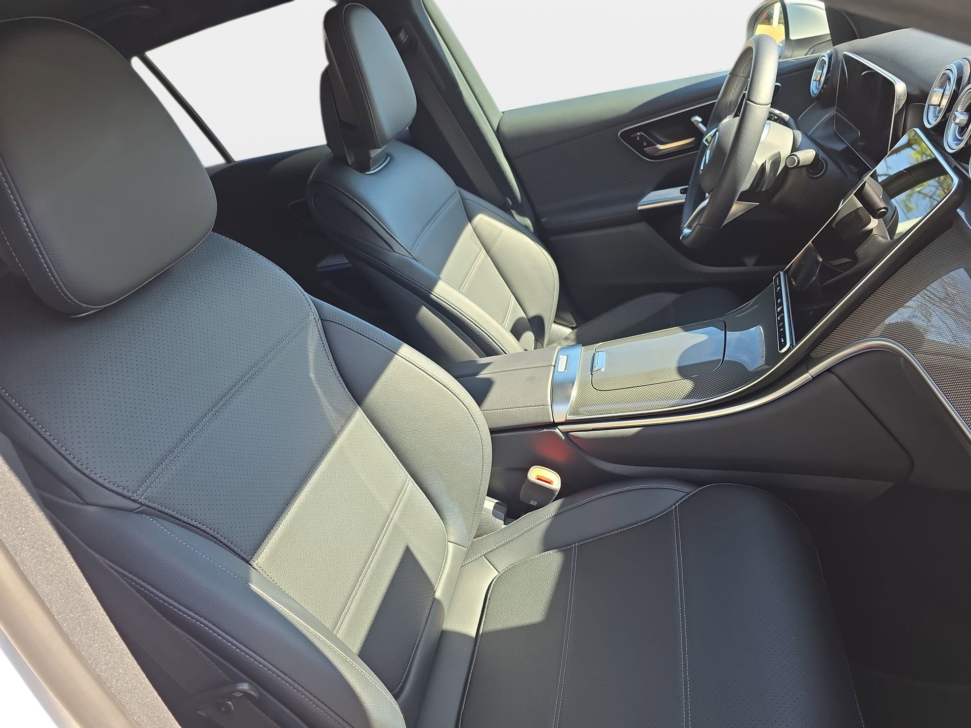 Certified 2025 Mercedes-Benz GLC 300 4MATIC image 10