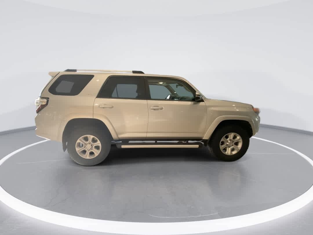 Used 2020 Toyota 4Runner SR5 Premium w/ Moonroof Package AWD/4WD image 9