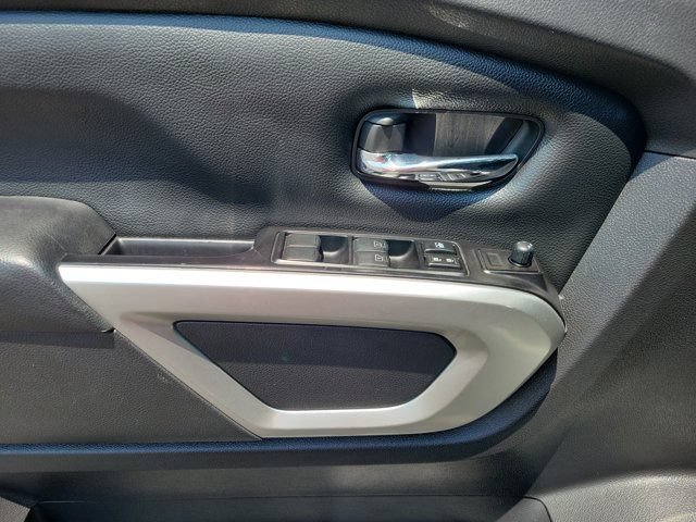Used 2018 Nissan Titan SV RWD image 13