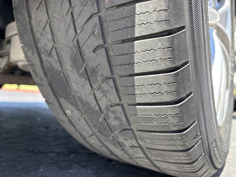 Used 2012 INFINITI G25 Journey RWD image 18