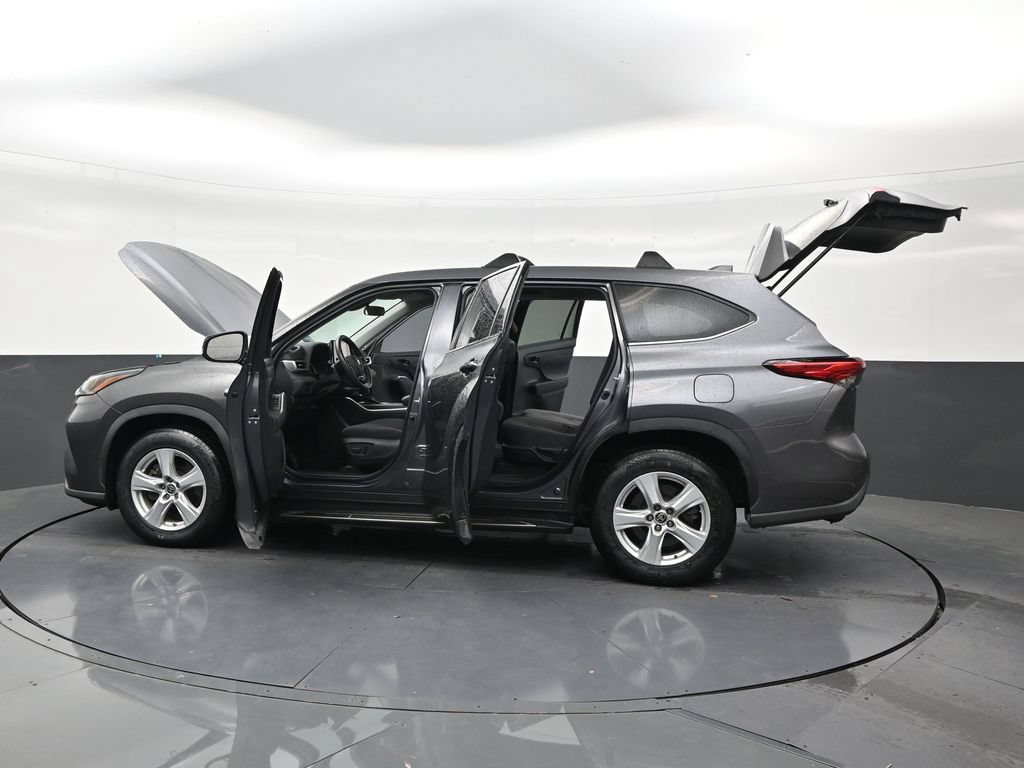Used 2021 Toyota Highlander L FWD image 29