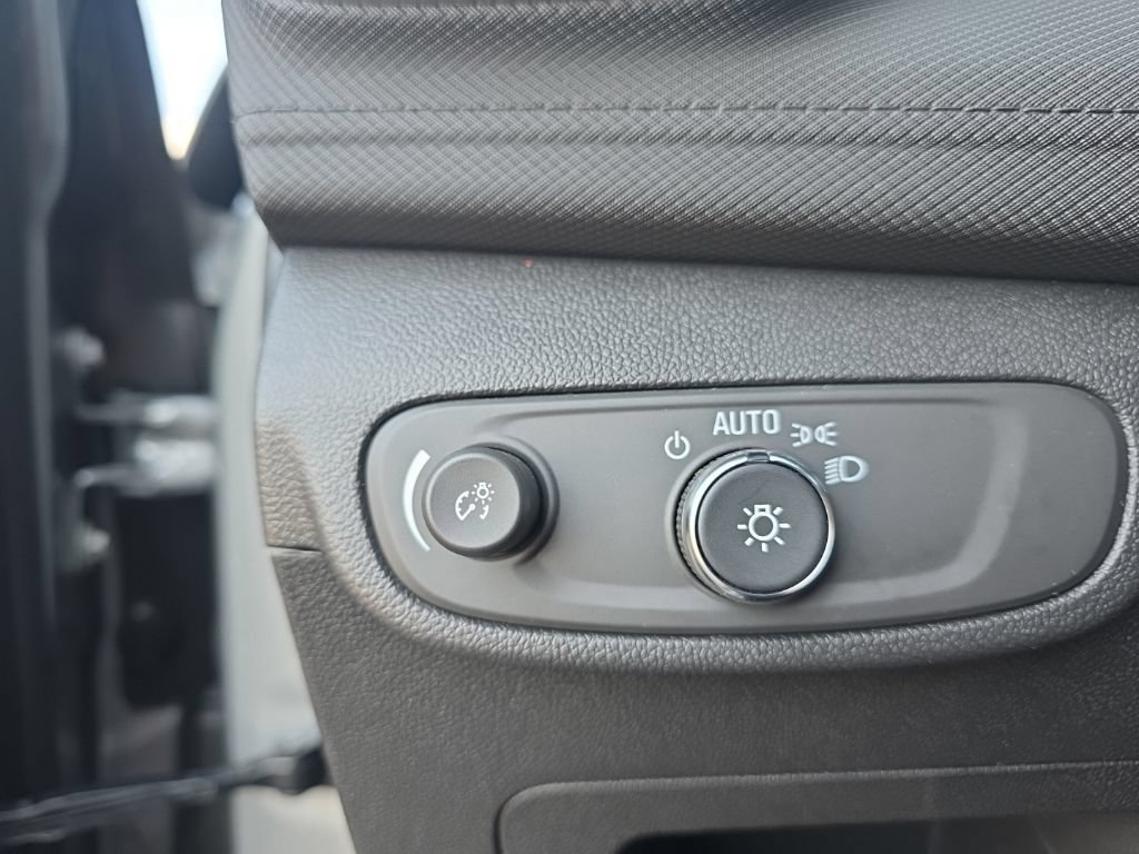 Used 2025 Chevrolet TrailBlazer LT AWD/4WD image 15