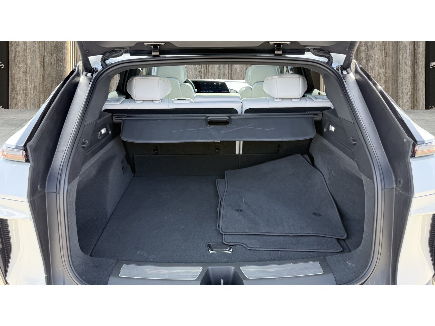 Used 2024 Cadillac Lyriq Luxury RWD image 15