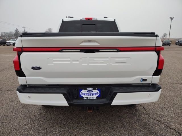 Used 2022 Ford F150 Lightning Platinum image 4