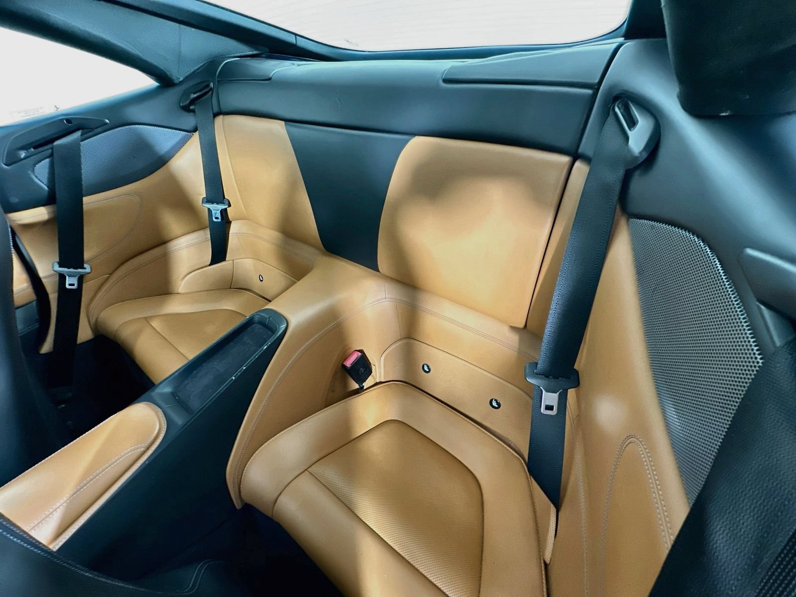 Used 2020 Ferrari Portofino RWD image 32